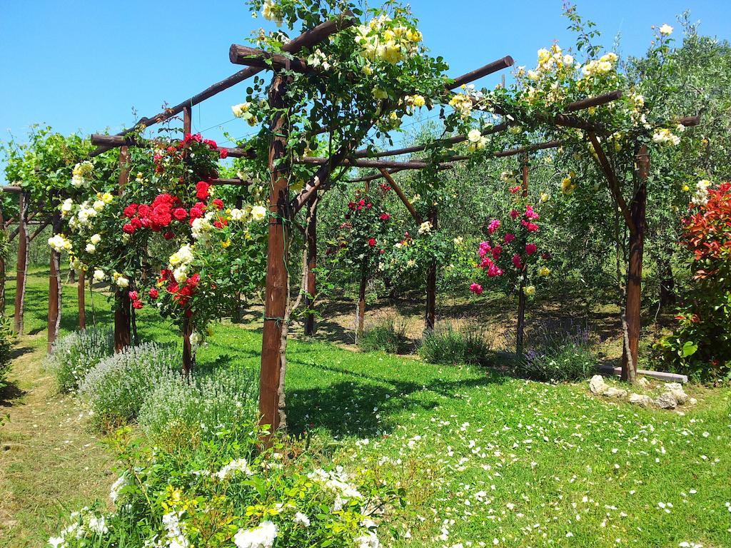 Agriturismo Casale Dei Frontini San Terenziano Exterior photo