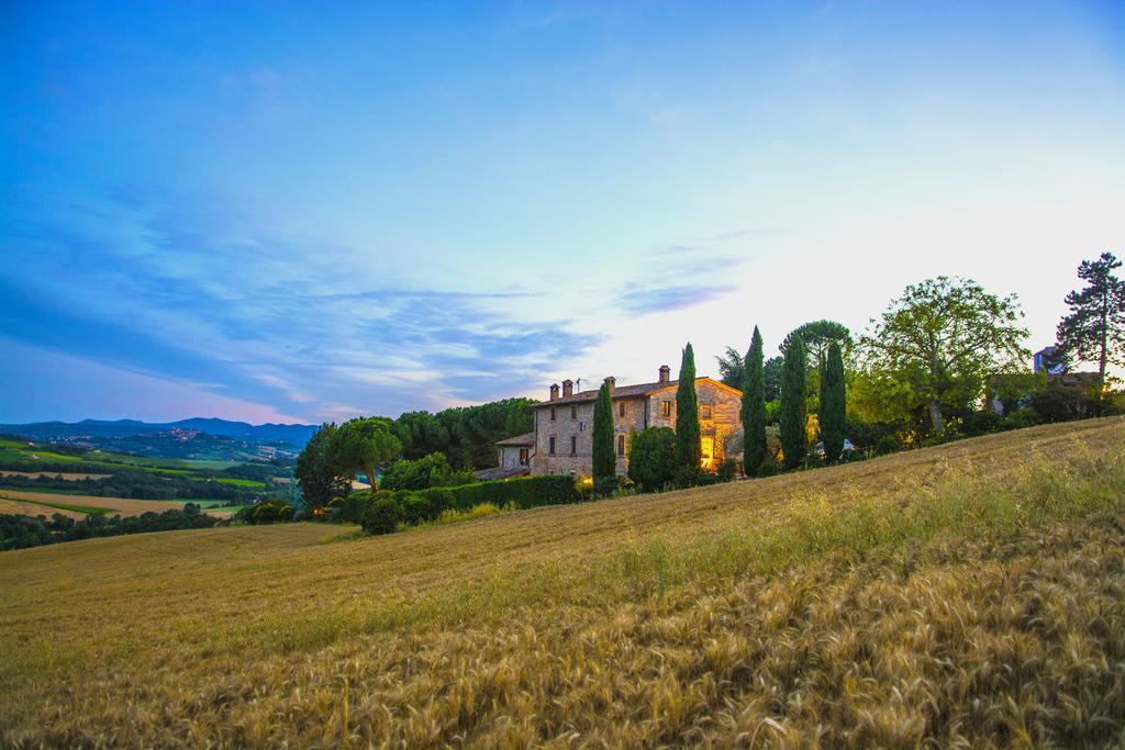 Agriturismo Casale Dei Frontini San Terenziano Exterior photo