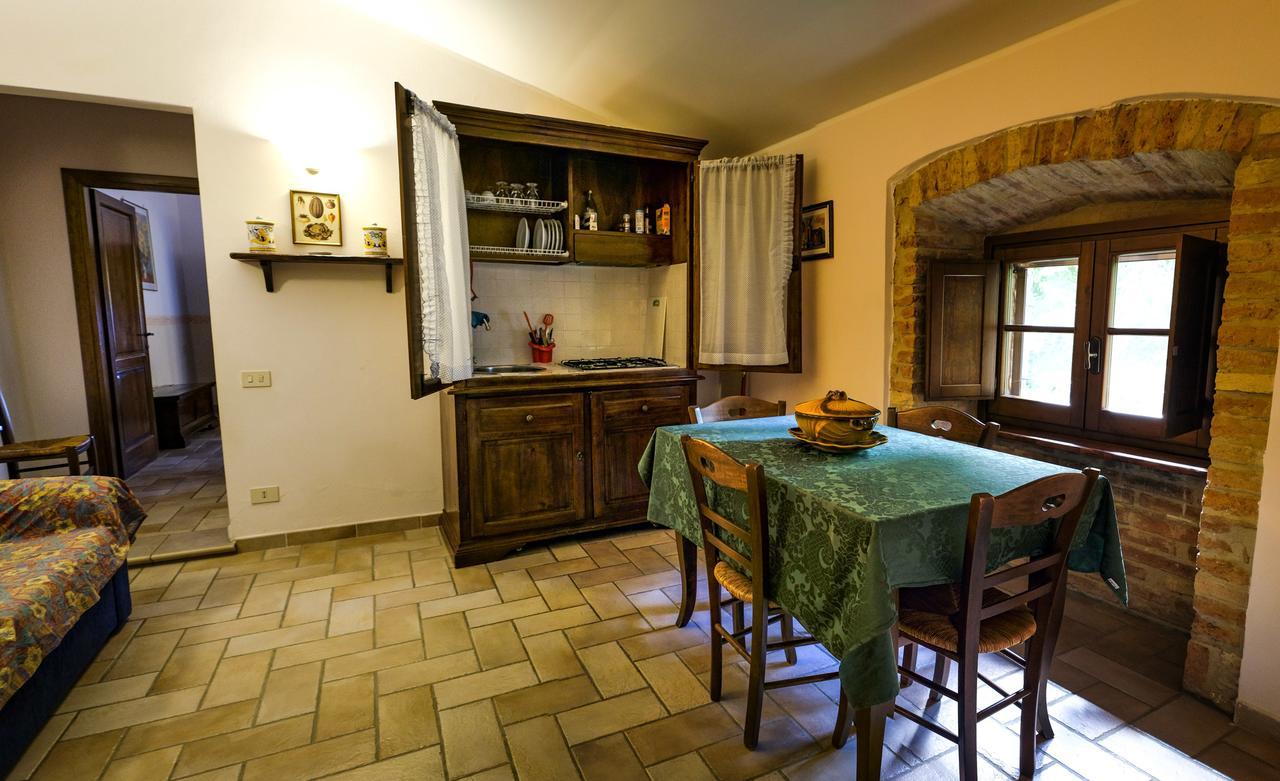 Agriturismo Casale Dei Frontini San Terenziano Exterior photo