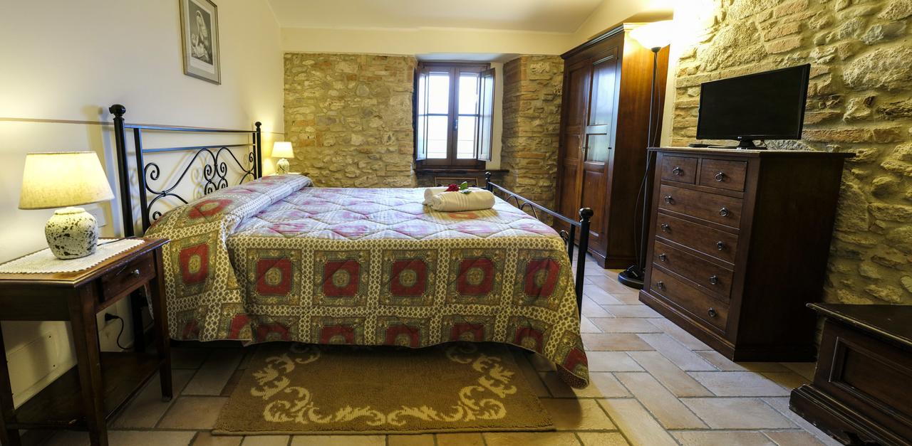 Agriturismo Casale Dei Frontini San Terenziano Exterior photo
